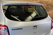 Dacia Sandero 1.5 dCi Laureate Hatchback 5dr Diesel Manual Euro 5 (90 ps) 80