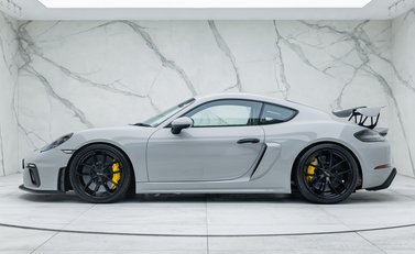 Porsche Cayman GT4 718 5