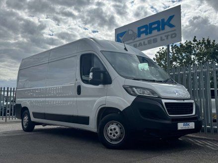 Peugeot Boxer 2.2 BlueHDi 335 Professional Premium + Panel Van 5dr Diesel Manual L3 H2 Eu