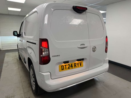 Vauxhall Combo 1.5 Combo 2300 Pro Turbo D 5dr 21