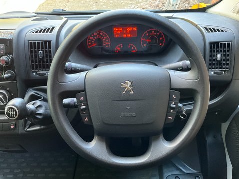 Peugeot Boxer 2.2 BlueHDi 335 Professional L3 H2 Euro 6 (s/s) 5dr 9