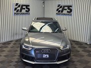 Audi RS4 4.2 FSI V8 Estate 5dr Petrol S Tronic quattro Euro 5 (450 ps) 44