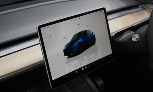 Tesla Model Y PERFORMANCE AWD Full Self Driving AutoPark & Summon GROK AI One Owner VAT Q 17
