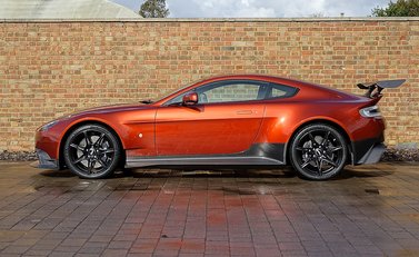 Aston Martin Vantage GT8 2