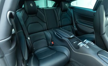 Ferrari GTC4 Lusso V12 17