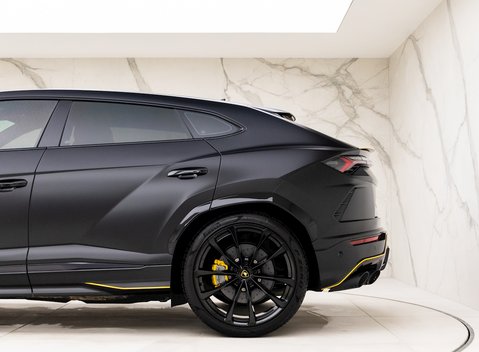 Lamborghini Urus 30