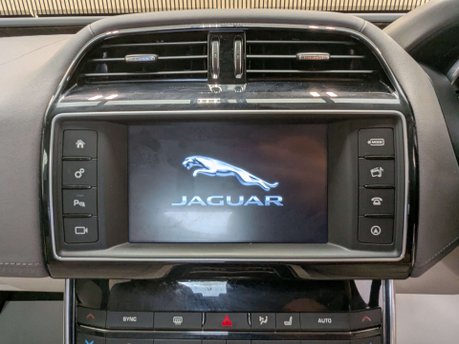 Jaguar XE 2.0 XE Portfolio i Auto 4dr 61