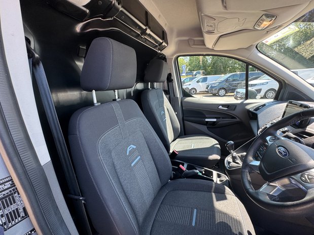 Ford Transit Connect SWB L1H1 [SOLD CR] Low Roof Active Air Con Alloys Sensors Cam EURO 6 NO VAT 14