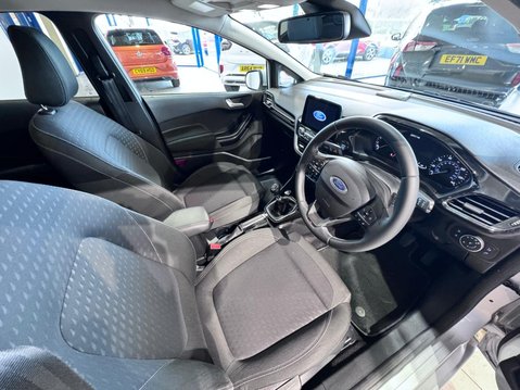 Ford Fiesta 1.0T EcoBoost Titanium Euro 6 (s/s) 5dr 9