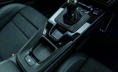 Porsche 911 (992) GT3 Touring 17