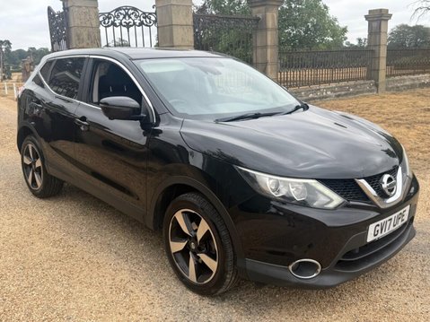 Nissan Qashqai 1.2 DIG-T N-Connecta SUV 5dr Petrol XTRON Euro 6 (s/s) (115 ps) FSH & 2X OR 27