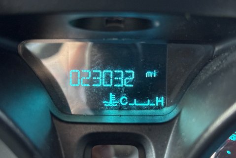 Ford Transit Courier Base Ecoboost 100 ps with Air Con / Rear Sensors 39
