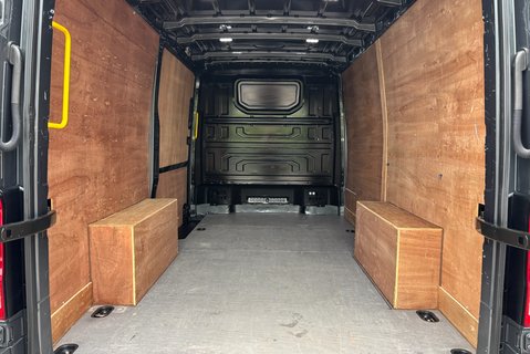 Volkswagen Crafter CR35 L2 H1 Mwb Lr 177 ps Tdi Trendline DSG Panel Van 13