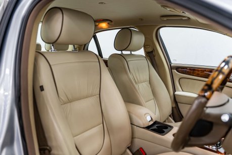 Jaguar XJ 3.0 XJ6 V6 Sovereign Auto 4dr 22