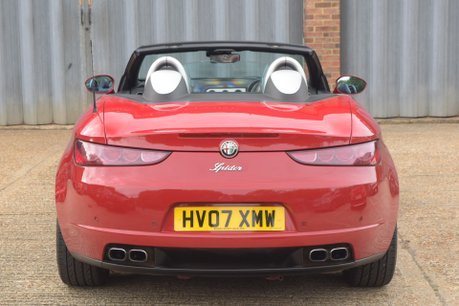 Alfa Romeo Spider 2.2 JTS 29