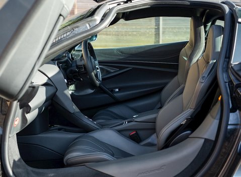 McLaren 720S Luxury 15