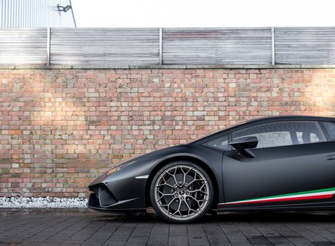 Lamborghini Huracan LP640-4 Performante 20