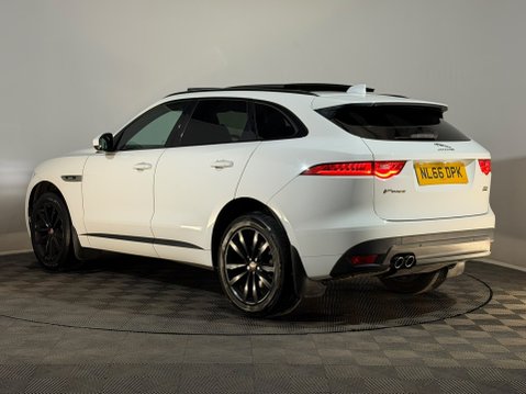 Jaguar F-Pace R-SPORT AWD 9