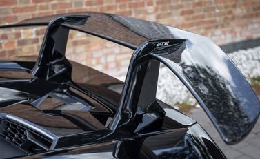 Lamborghini Huracan LP640-4 Performante 23