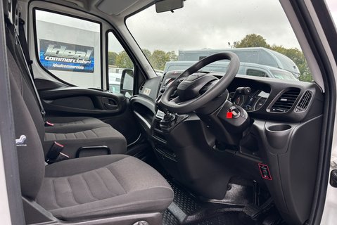 Iveco Daily 35C14HB Hi-Matic Luton with Tail Lift 16