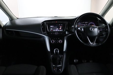 Vauxhall Zafira SRI 38