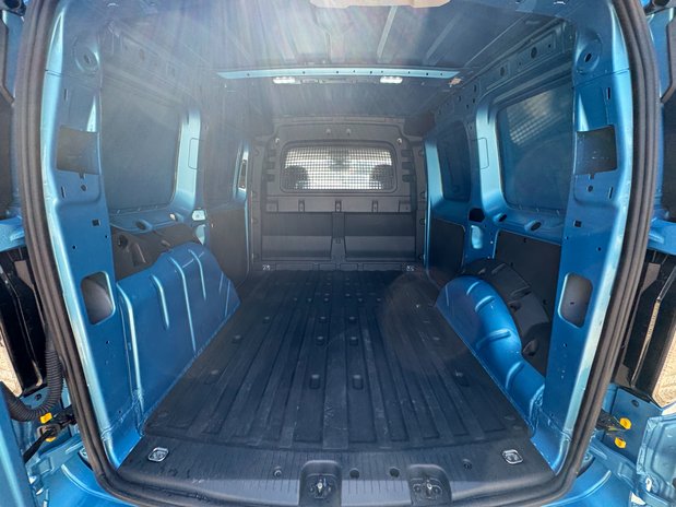 Ford Transit Connect AUTO SWB L1H1 Low Roof Limited Air Con Alloys Sens 9