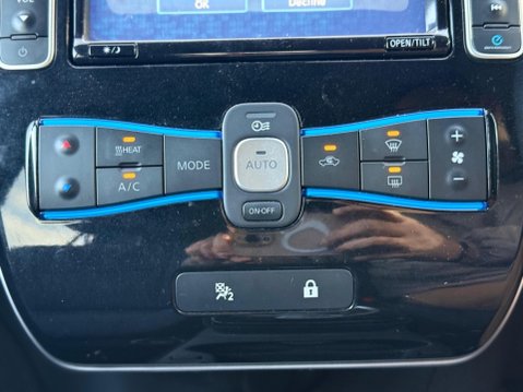 Nissan LEAF 24kWh Acenta Auto 5dr 16