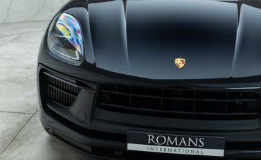 Porsche Macan GTS 33