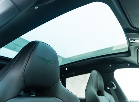 Aston Martin DBX 707 14