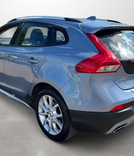 Volvo V40 T3 [152] Cross Country Pro 5dr Geartronic