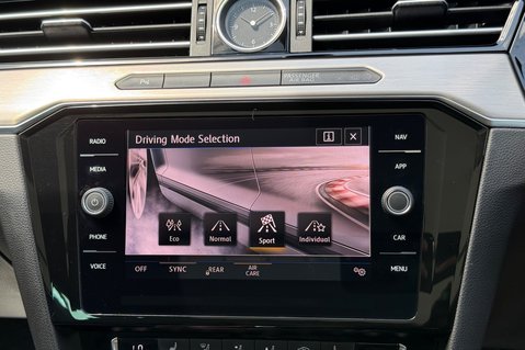 Volkswagen Passat GT TSI EVO DSG - PANORAMIC SUNROOF -19 INCH ALLOYS - ONE OWNER 47
