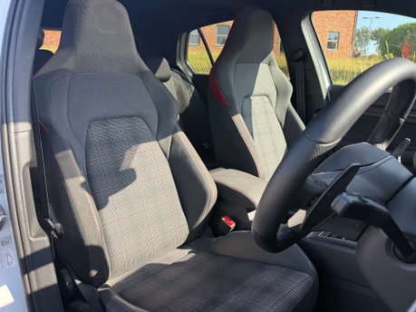 Volkswagen Golf 2.0 Golf GTi TSi Semi-Auto 5dr 23