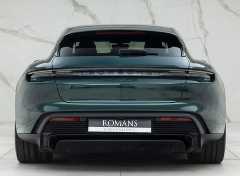 Porsche Taycan GTS Sport Turismo 5