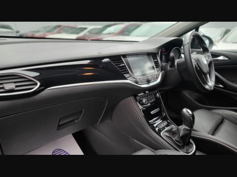 Vauxhall Astra ELITE NAV 10