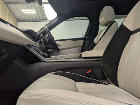 Land Rover Range Rover Velar 3.0 Range Rover Velar R-Dynamic HSE D300 Auto 4WD 5dr 36
