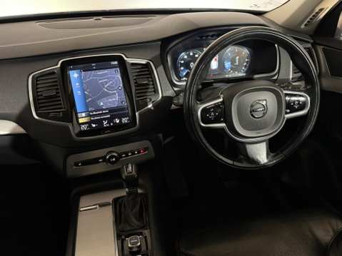 Volvo XC90 D5 POWERPULSE MOMENTUM AWD 12