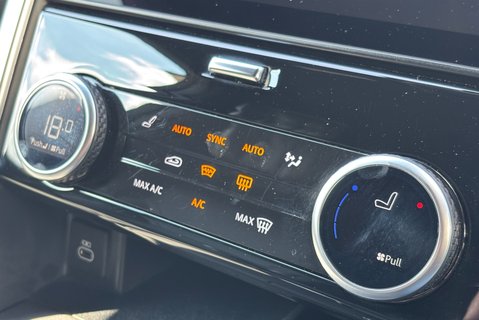 Land Rover Discovery D300 Commercial Dynamic HSE 18