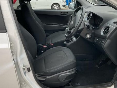 Hyundai i10 1.0 Play Euro 6 5dr 11