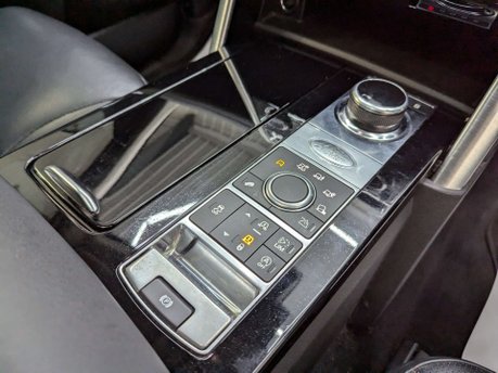 Land Rover Discovery 3.0 Discovery HSE TD6 Auto 4WD 5dr 90