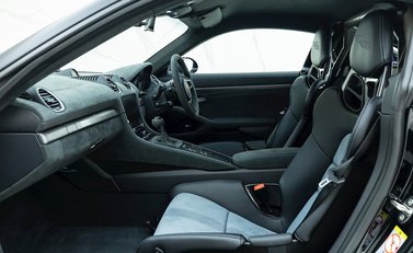 Porsche Cayman GT4 RS (718) 14