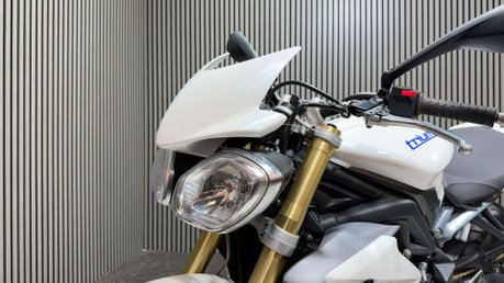 Triumph Street Triple 2013 ONLY 13K STUNNING EXAMPLE NEW MOT WARRANTY 41