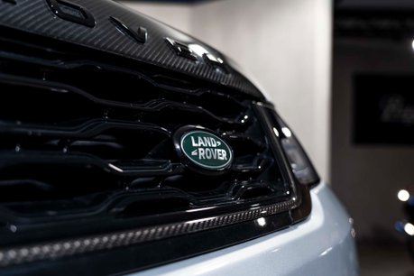 Land Rover Range Rover Sport SVR CARBON EDITION. DEPLOYABLE SIDE STEPS. MATRIX LEDs. CARBON FIBRE ENGINE BAY 40