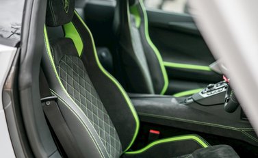 Lamborghini Aventador S 12