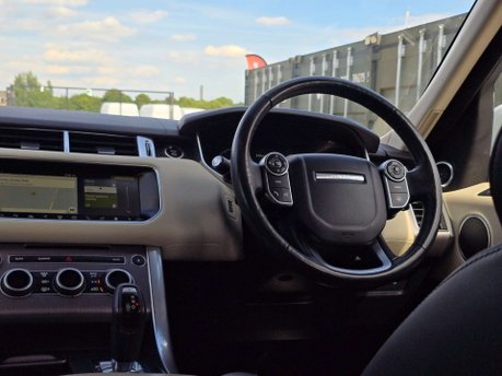 Land Rover Range Rover Sport 3.0 SD V6 HSE SUV 5dr Diesel Auto 4WD Euro 6 (s/s) (306 ps) 48