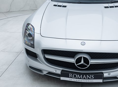 Mercedes-Benz SLS AMG 28