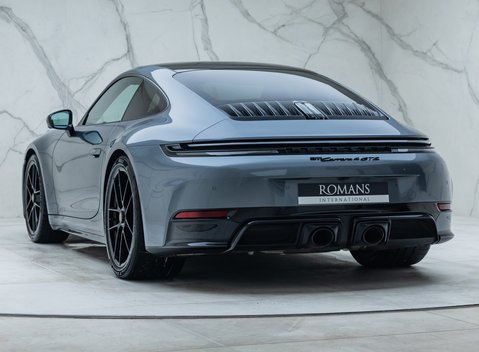Porsche 911 Carrera 4 GTS (992.2) 12