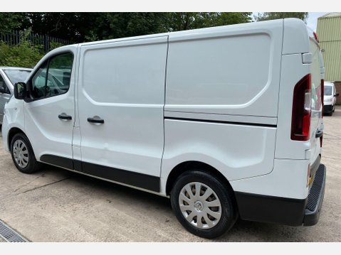Renault Trafic 1.6 dCi 27 Business+ Panel Van 5dr Diesel Manual SWB Standard Roof Euro 6 ( 11