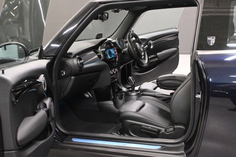 Mini Hatch 2.0 Cooper S Exclusive Auto 3dr 24