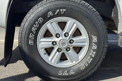 Toyota Hilux Icon 4X4 D-4D Double Cab Pickup - Sat Nav / Air Con / Rear Camera 24