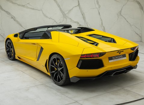 Lamborghini Aventador LP 700-4 ROADSTER 15